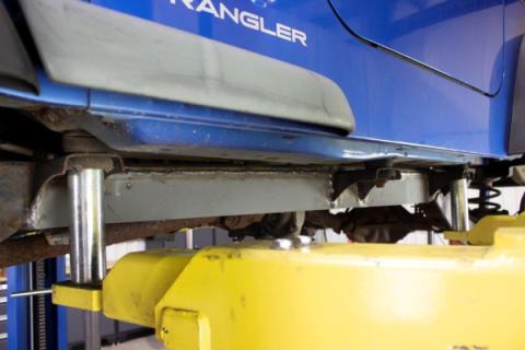 RUST BUSTER 1997-2006 JEEP WRANGLER TJ & WRANGLER UNLIMITED LJ CENTER FRAME SECTION WITH SKID PLATE MOUNT RB3062