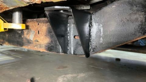 Rust Buster 1988-1998 Chevy & GMC C/K 1500 & 2500 Front Cab Mount RB7307