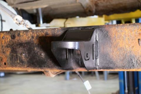 Rust Buster 1999-2013 Chevy Silverado &amp; GMC Sierra 1500/2500 Front Cab Mount RB7324