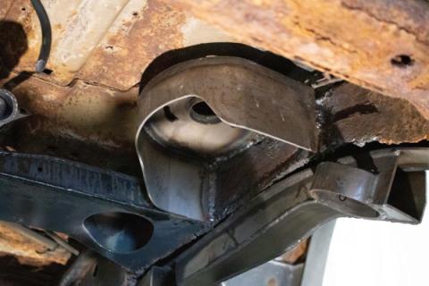 Rear Upper Coil Spring Bucket For Avalanche/Suburban/Yukon Driver Side Rust Buster Frameworks