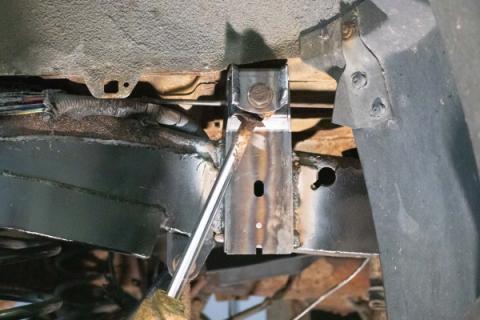 Rear Upper Shock Mount For Avalanche/Suburban/Yukon Passenger Side Rust Buster Frameworks