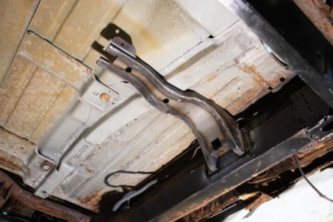 Front Fuel Tank Support Bracket For Avalanche/Suburban/Yukon Rust Buster Frameworks