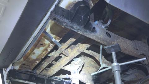 Rear Body Frame Mount For Avalanche/Suburban/Yukon Rust Buster Frameworks