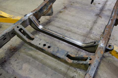 Rust Buster Center Frame Crossmember For 2006-2010 Hummer H3 RB7519