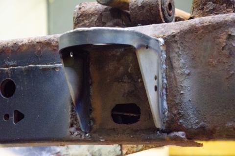 Center Body Mount For 2002-2009 Chevy Trailblazer Rust Buster