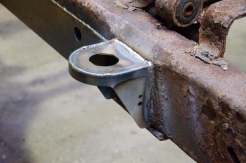 Center Body Mount For 2002-2009 Chevy Trailblazer Rust Buster