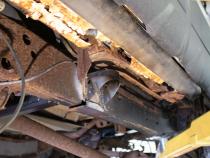 Center Body Frame Mount For Avalanche/Suburban/Yukon Rust Buster Frameworks